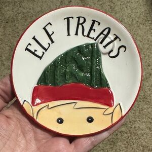 MudPie Elf Treats Decorative Mini Snack Plate 

Approx size: 4”x4”